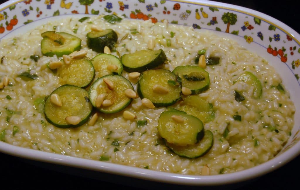 The finished recipe for meatless risotto with zucchini