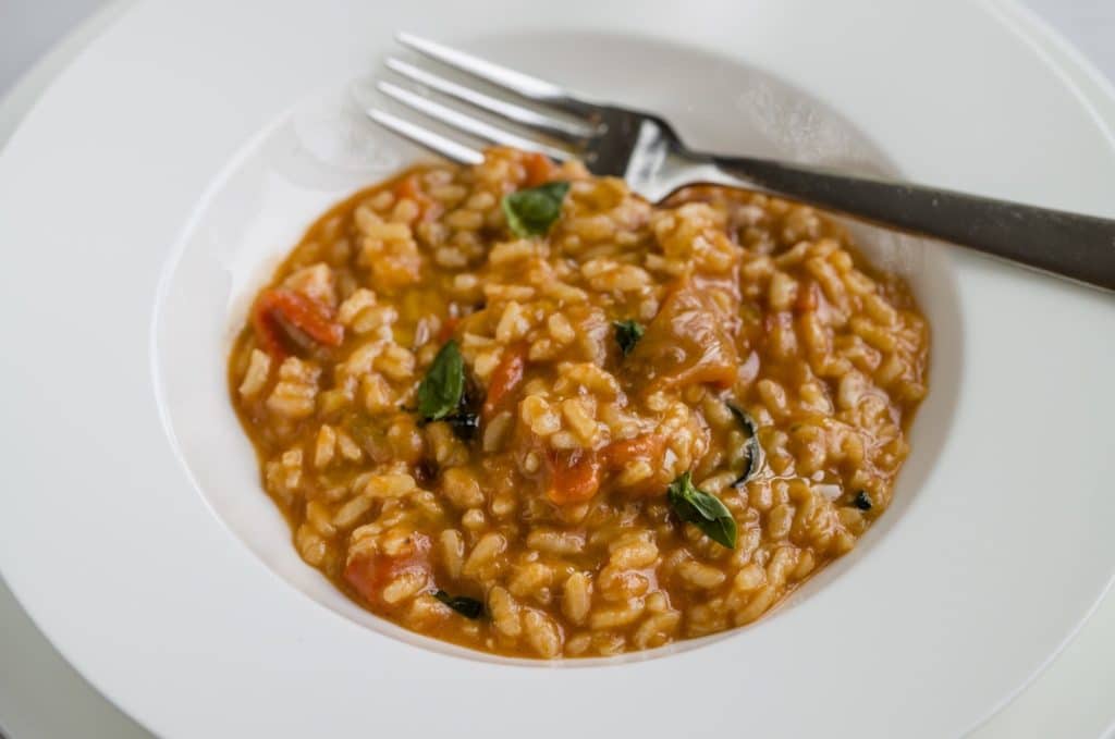The finished recipe for vegetarian risotto with cheese