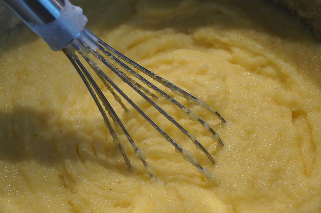 Příprava bramborových škubánků