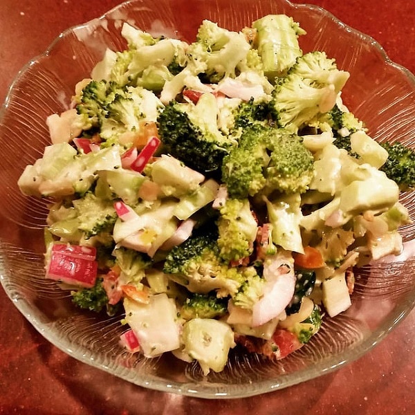Hotový recept na výborný brokolicový salát