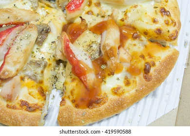 Pizza s krabími tyčinkami