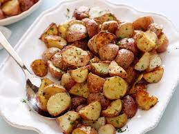Pečené brambory v troubě s česnekem