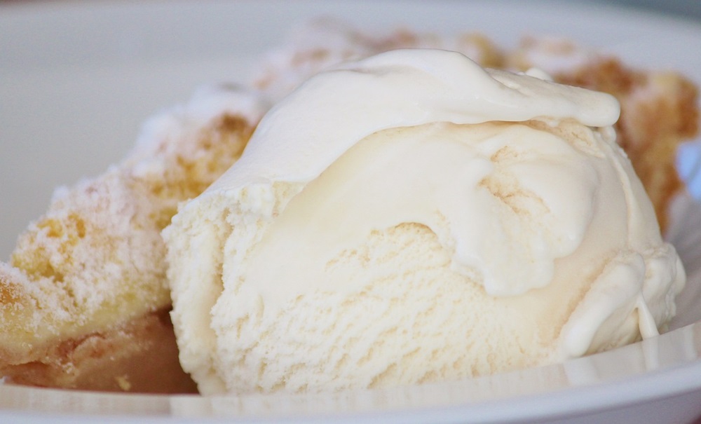 Osvěžující vanilková zmrzlina s pudinkem