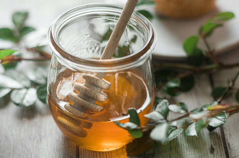 Léčivý a vynikající domácí med z bylinek