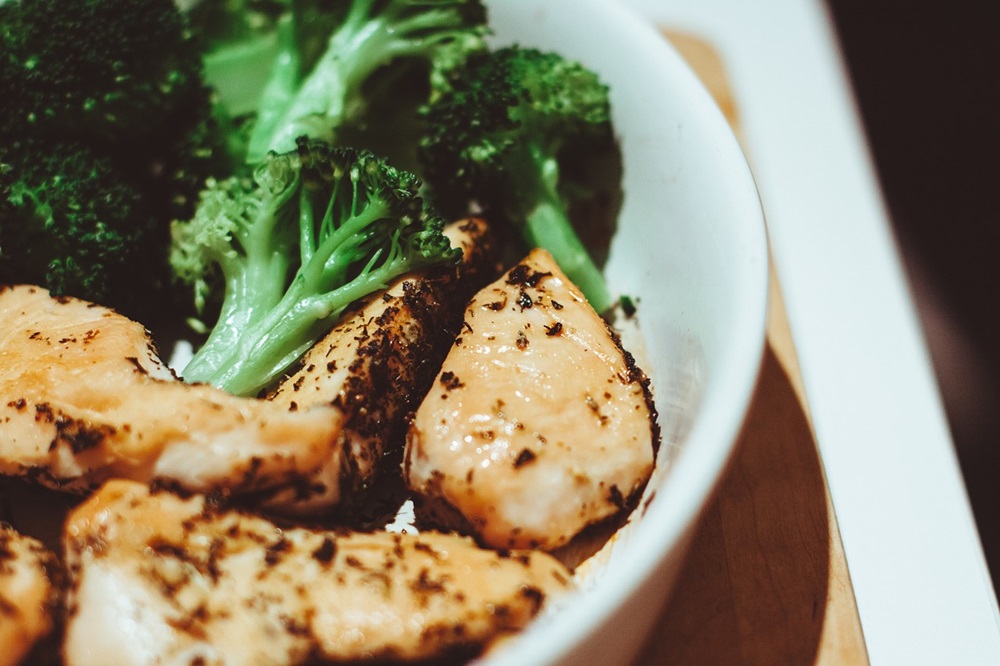 Zdravé a chutné kuře s brokolicí z parního hrnce