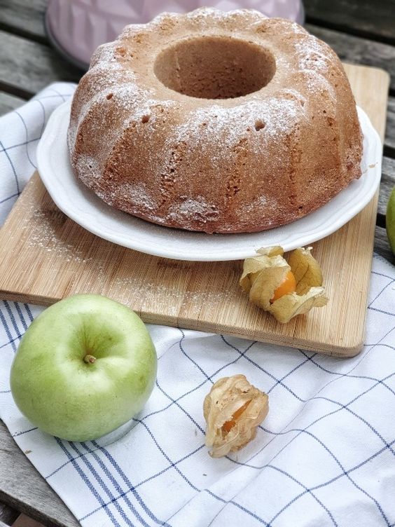 Apple cake with cottage cheese.