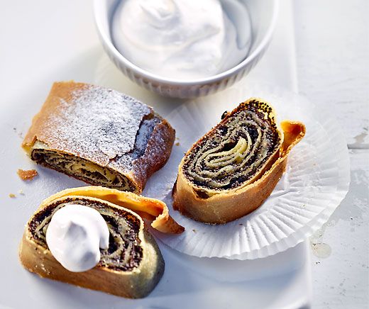 Strudel with poppy seeds and sour cream.