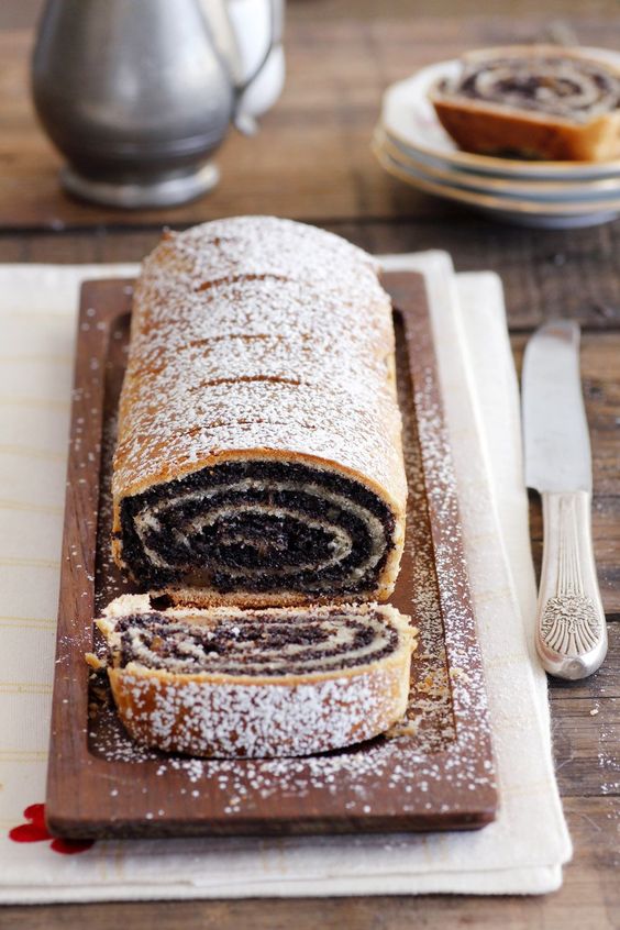 Sugared strudel with poppy seed filling.
