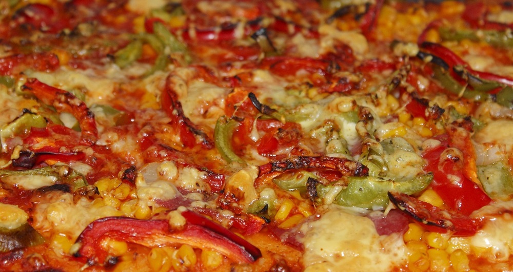 Prvotřídní domácí pizza se zeleninovou náplní
