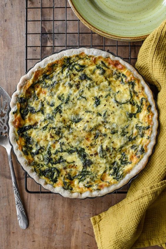 Savory quiche pie with spinach.