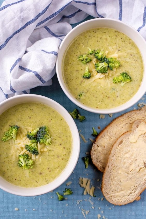 Recept na brokolicovou polévku se smetanou.