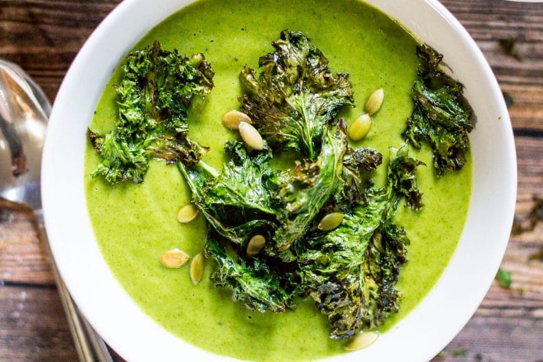 Recept na vegetariánskou brokolicovou polévku se semínky.