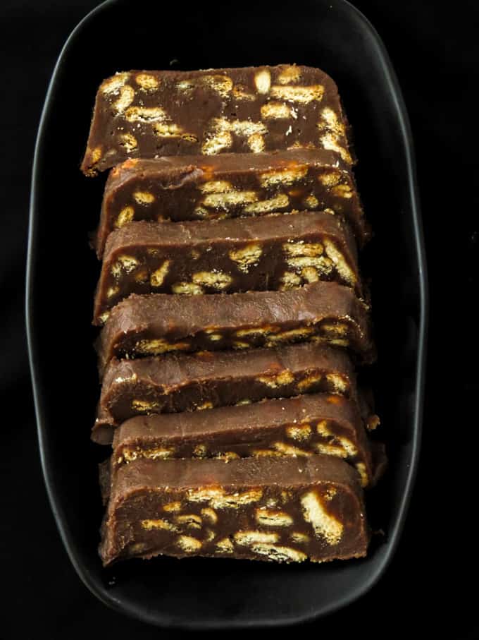 No-bake chocolate cookie cake made from condensed milk.
