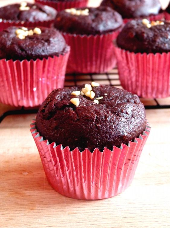 Recept na čokoládové muffiny s červenou řepou.