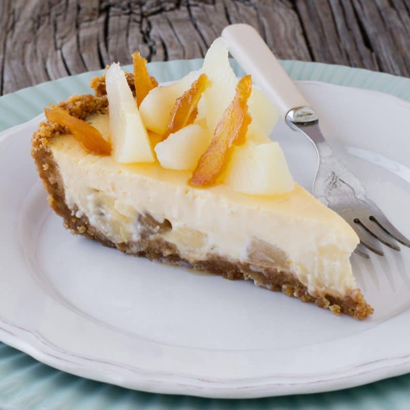 Cheesecake with pears