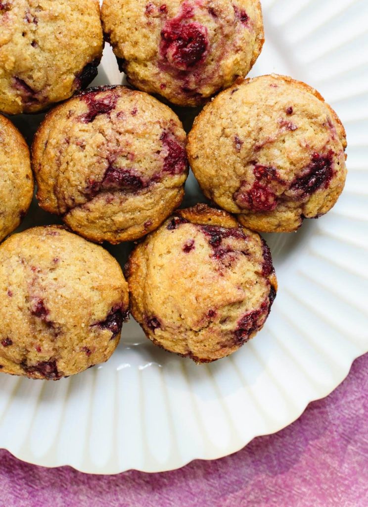 muffins with raspberries and cottage cheese