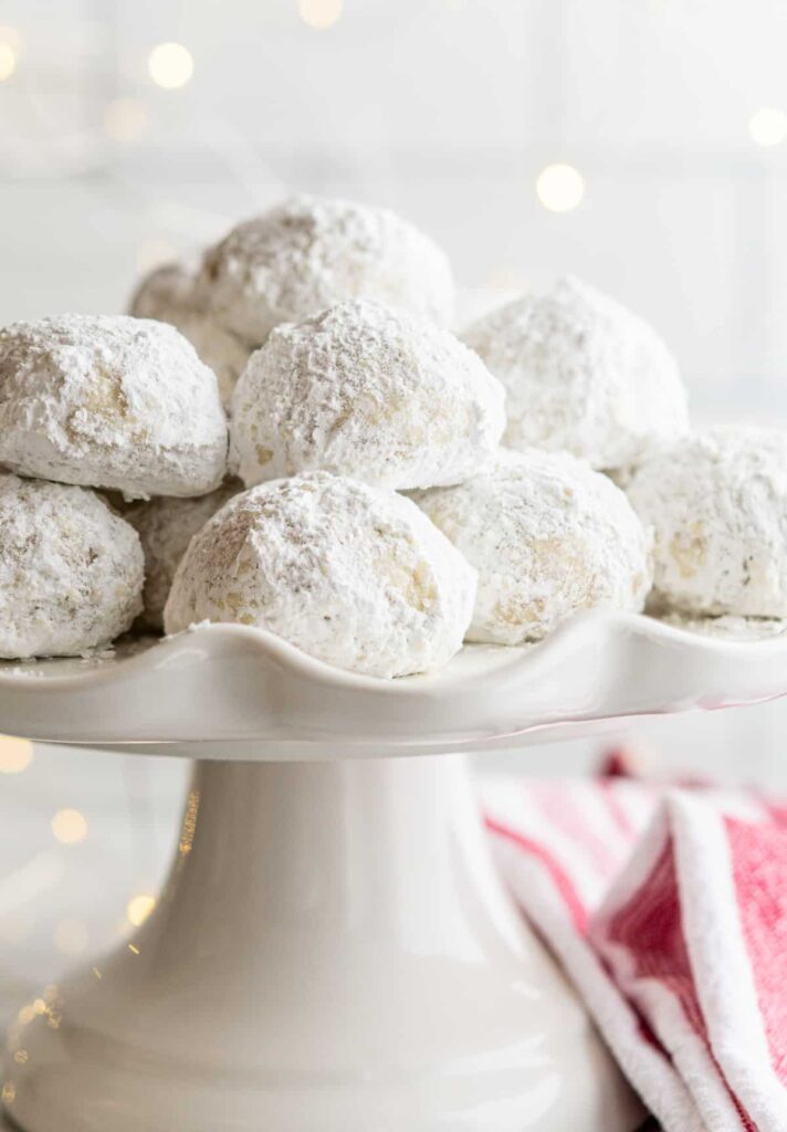 Jemně drobivé italské svatební sušenky obalované v moučkovém cukru.