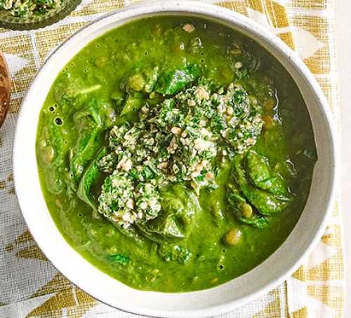 soup with spinach and red lentils