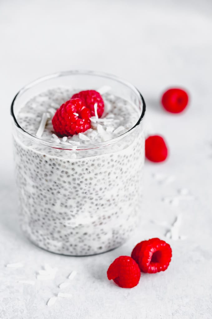 Chia seeds are very healthy. Pudding with coconut milk is therefore a great start to the new day.