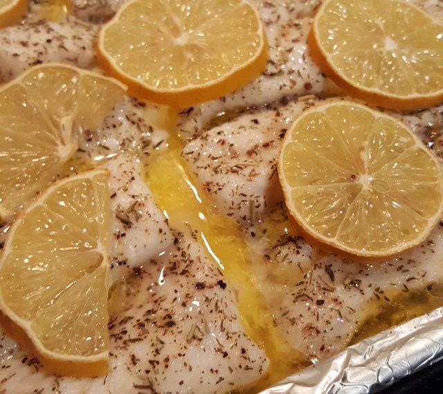 A small appetizer or also a main course in the form of pike on lemons and butter.