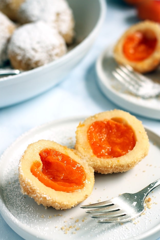 sliced cottage cheese dumpling with apricot
