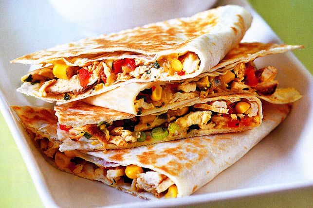 chicken quesadilla with vegetables