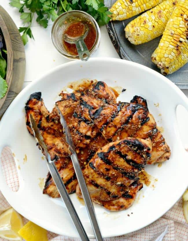 Grilled slices of meat marinated in honey mustard