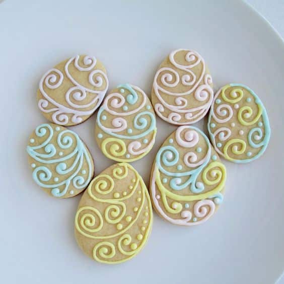 Decorated gingerbread eggs.