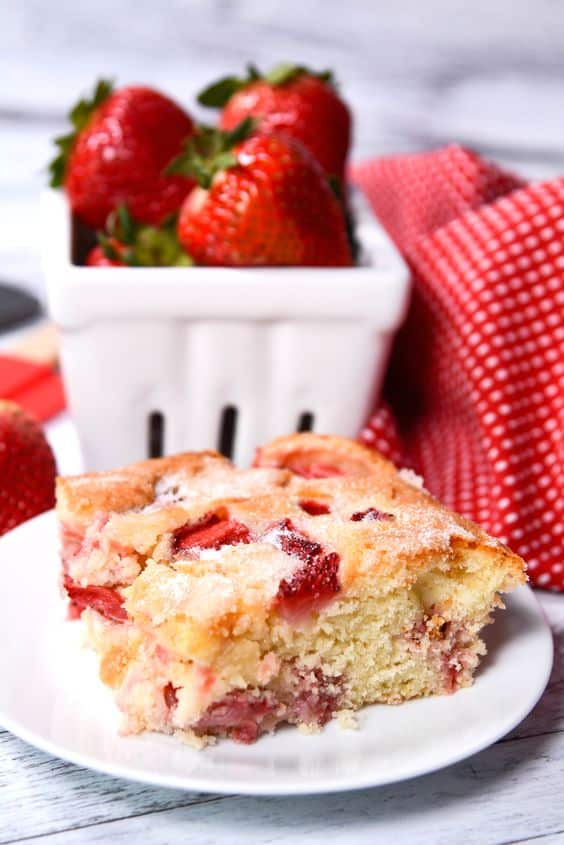 Healthy strawberry dessert made from spelled flour.