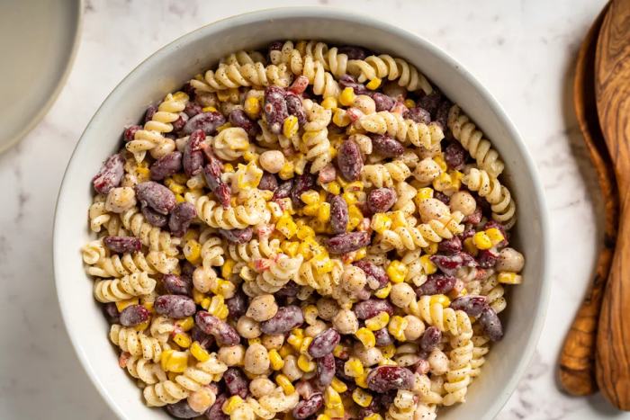 pasta salad with beans and chickpeas