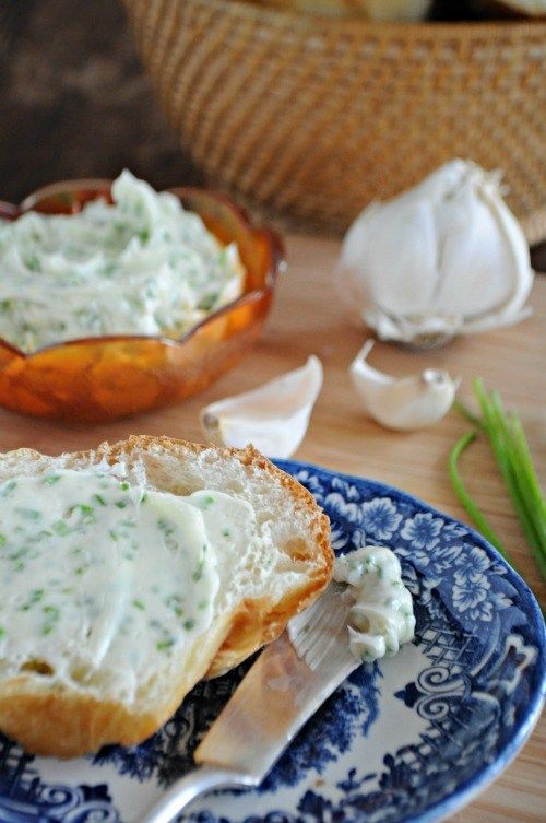 Garlic spread with fresh chives.