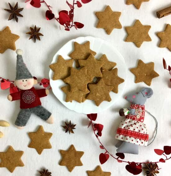 Christmas stars with almonds and honey.