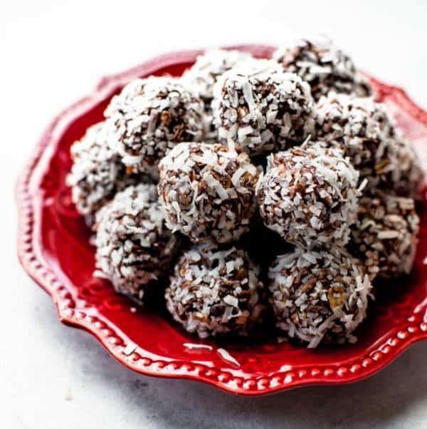 Unbaked balls wrapped in coconut.