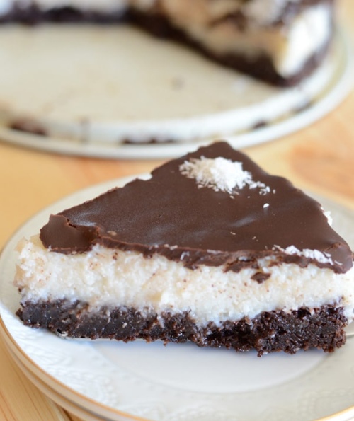 Bounty style dessert with coconut and chocolate.