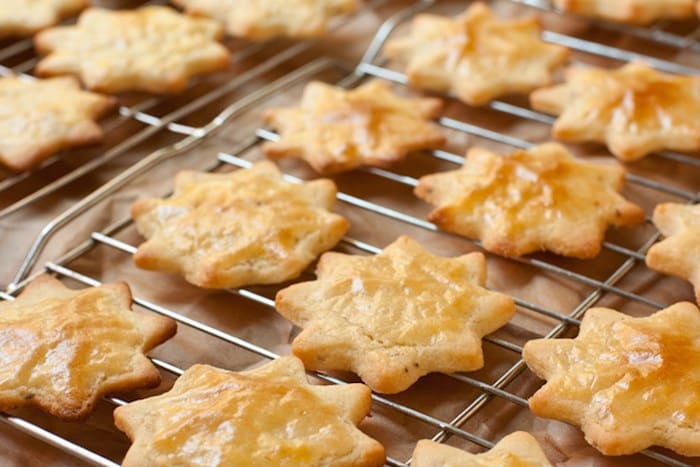 Star-shaped Christmas pastries with anise.