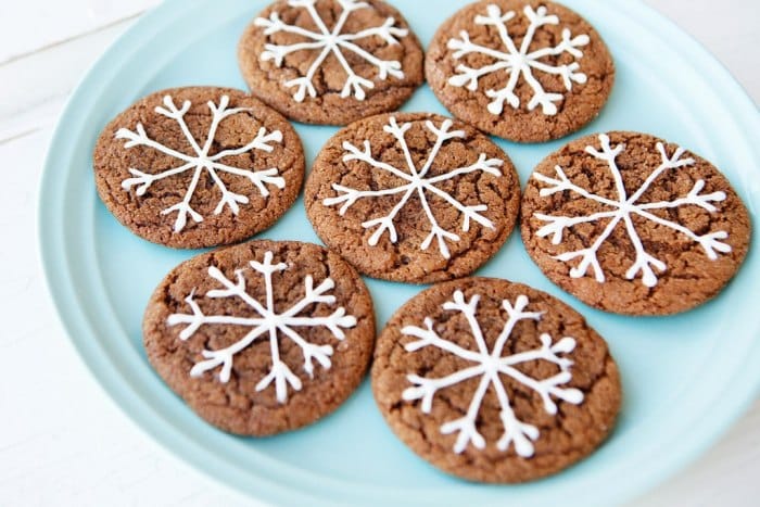 Simple Christmas gingerbread cookies.