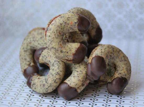 Glued poppy seed rolls with chocolate coating.