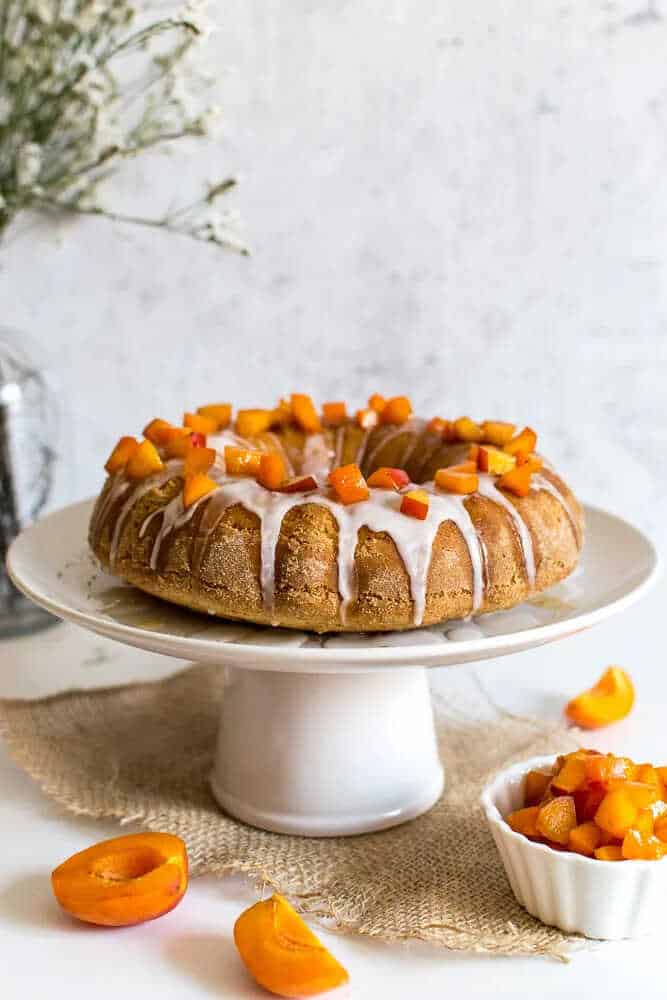 Apricot cake from yogurt dough served on a serving tray.