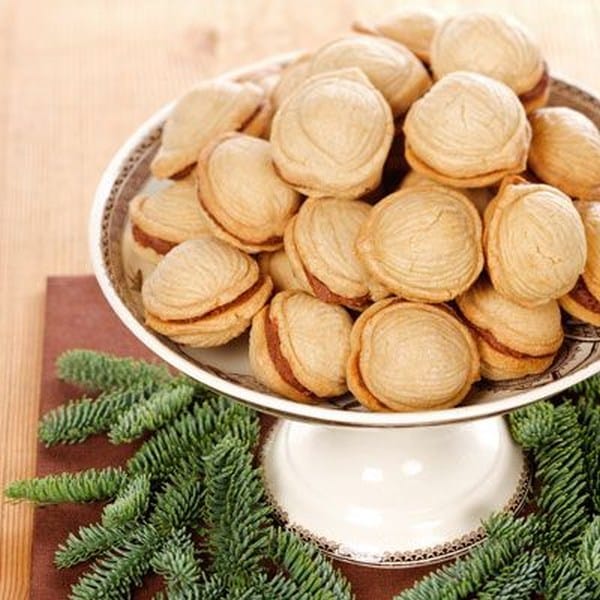 Christmas cookies in the shape of nuts with nut liqueur.