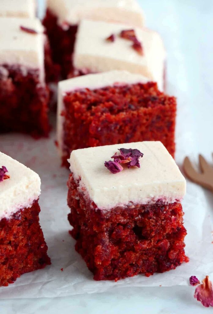 Beetroot slices with vanilla frosting.