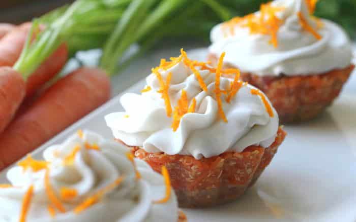 Christmas carrot cupcakes with coconut cream.