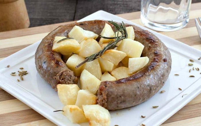Wine sausages with potatoes.