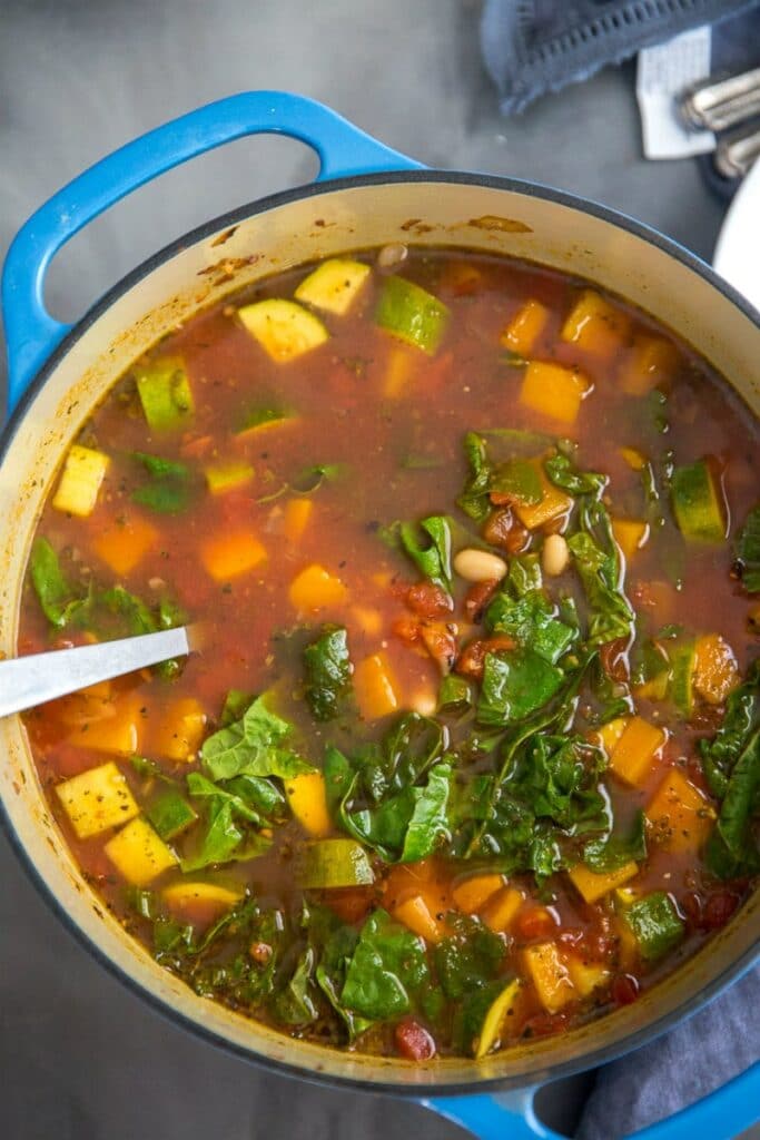 Italská zeleninová polévka s nízkým obsahem tuku a bohatou chutí.