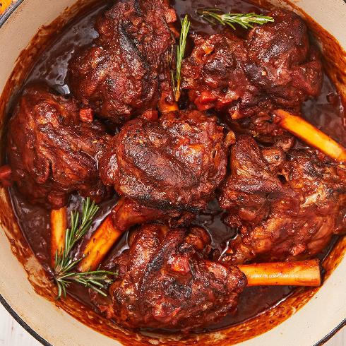 Lamb in tomato and wine sauce with thyme.