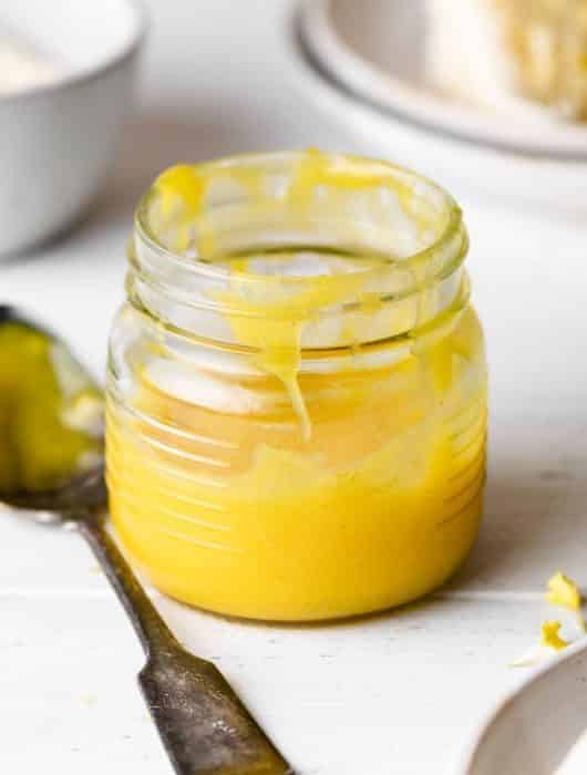 A sweet mango and sugar sauce to serve with a sweet dessert.