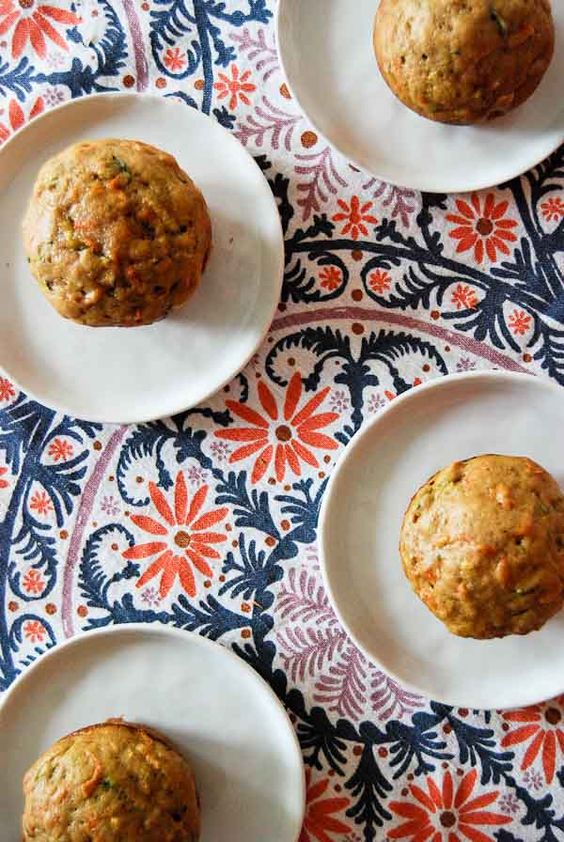 Unbaked balls made from healthy ingredients full of vitamins and proteins.