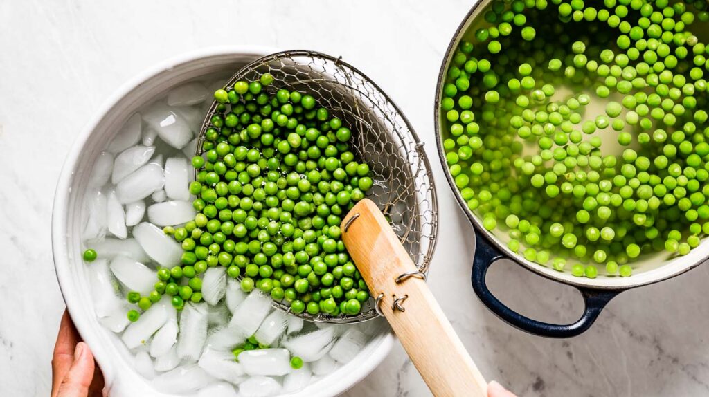 Blanching peas and peas