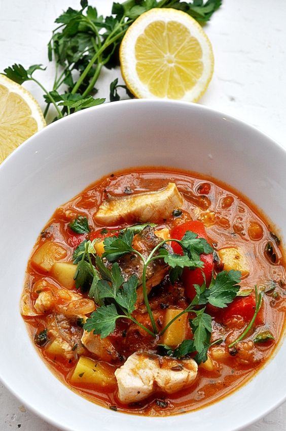 Dokonalá polévka z ryb a zeleniny s lehce pikantním nádechem.