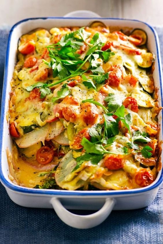 Nejlepší recept na zapékané brambory se zeleninou ve stylu casserole.