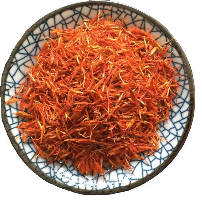 A plate with petals of safflower, which is often mistaken for saffron.